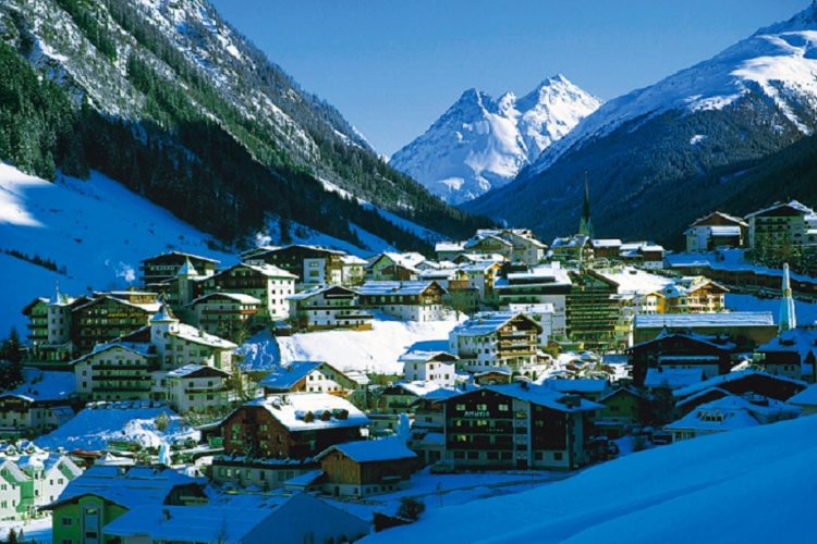 новость 21-12-2021 Переболевшим россиянам разрешили посещать Австрию без карантина