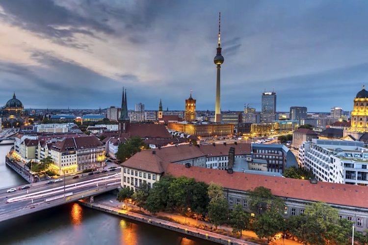 В Роспотребнадзоре рассказали, откуда в Россию чаще всего завозят омикрон