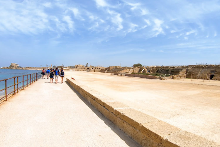 Россияне не спешат покупать туры в Израиль