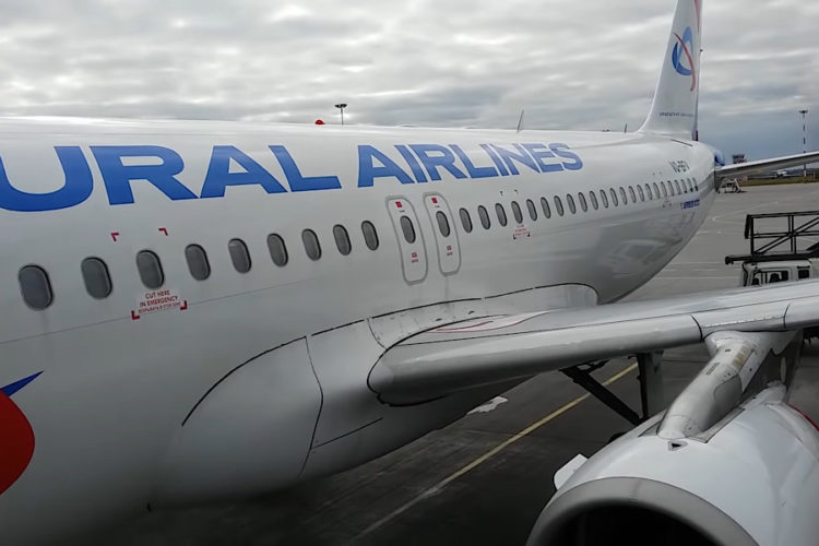 Авиакомпании начали активнее снимать рейсы в Казахстан