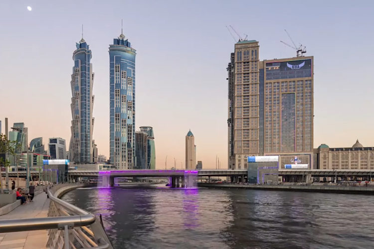 В Абу-Даби открылся новый экстремальный аукцион