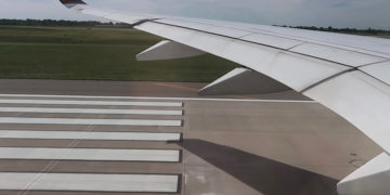 Американские авиакомпании массово отменяют рейсы в Китай