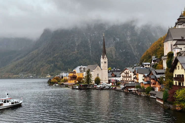 Австрия собирается снять COVID-ограничения для людей без прививок