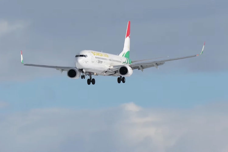 Авиакомпании массово отменили рейсы из-за вышек 5G