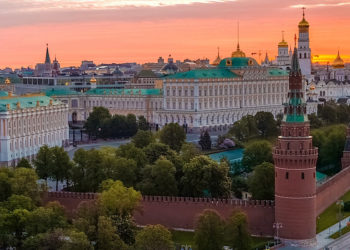 Карантин для приезжающих в Россию сократили