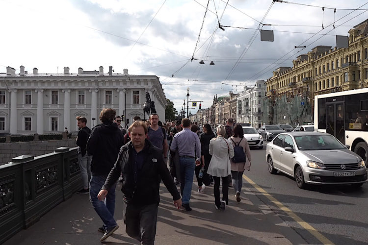 Регионам посоветовали вернуться к ковидным ограничениям