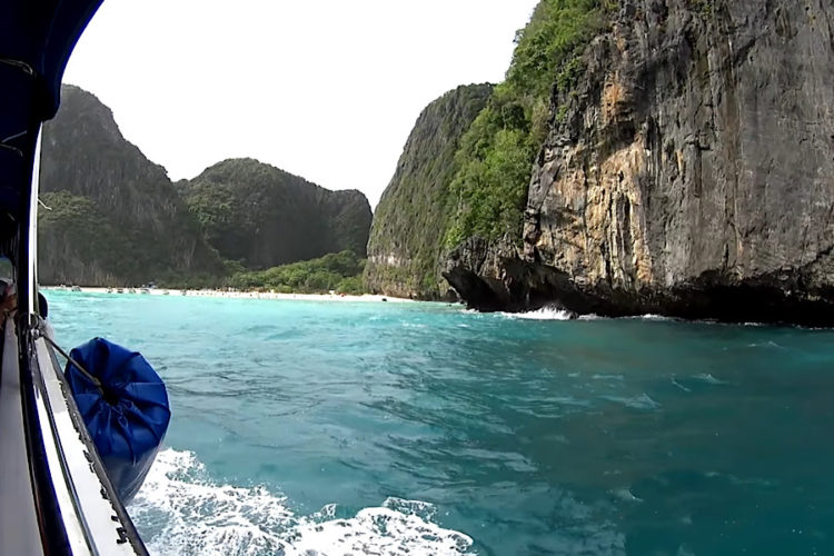 В самом популярном заливе Таиланда начал восстанавливаться бизнес