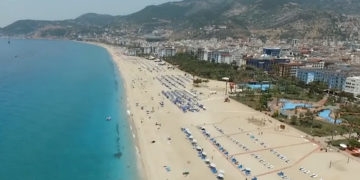 Россиян назвали стабильными лидерами в Турции