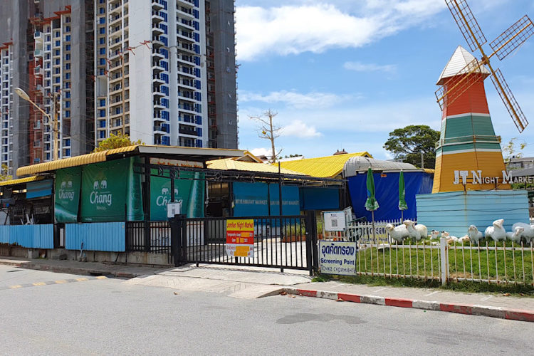 Туристы все чаще сбегают из карантинных отелей Таиланда