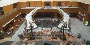 Крупный китайский аэропорт закрылся для международных рейсов