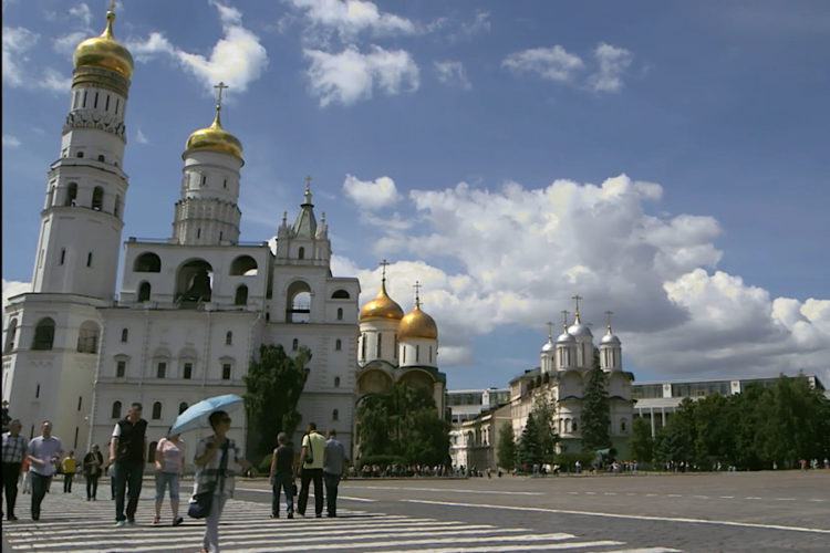 В Кремле ответили, могут ли ввести более жесткие ограничения сейчас
