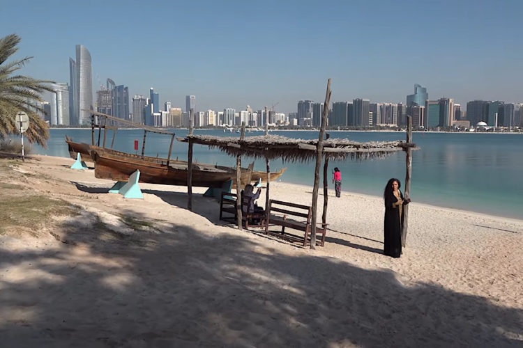 Аэропорт Абу-Даби возобновил работу