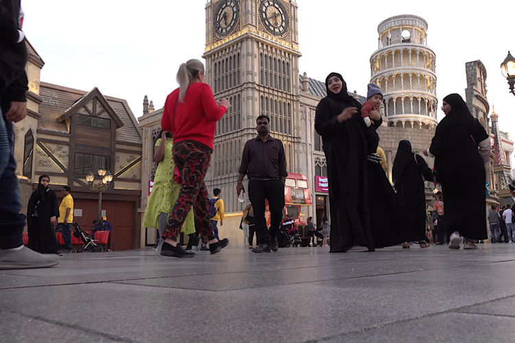 Эмираты не пустят за границу без прививки