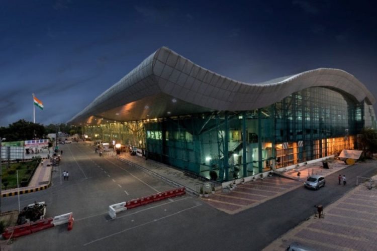 новость 13-01-2022 У 70% пассажиров авиарейса из Италии обнаружили коронавирус