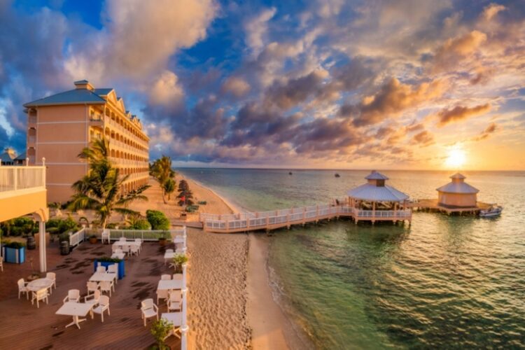 новость 27-02-2022 Каймановы острова упрощают условия въезда для туристов