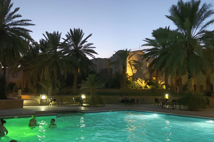 Россияне сократили траты на туристические поездки