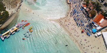 Туристов могут сбить с толку правила недавно открывшегося государства