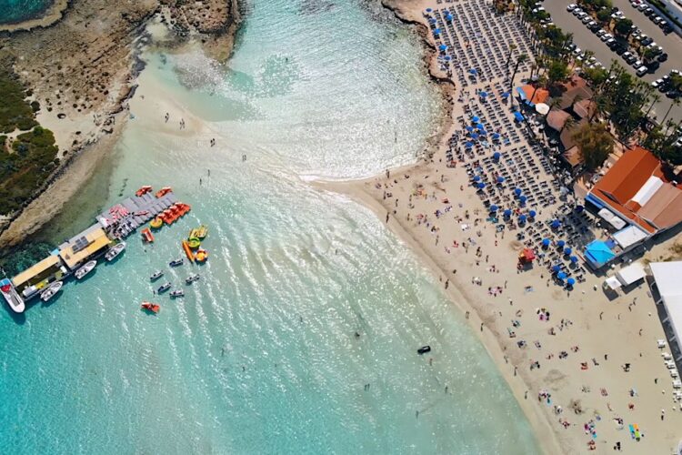 Туристов могут сбить с толку правила недавно открывшегося государства