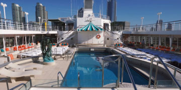 На Багамах прервался очередной круиз, туристов отправили домой