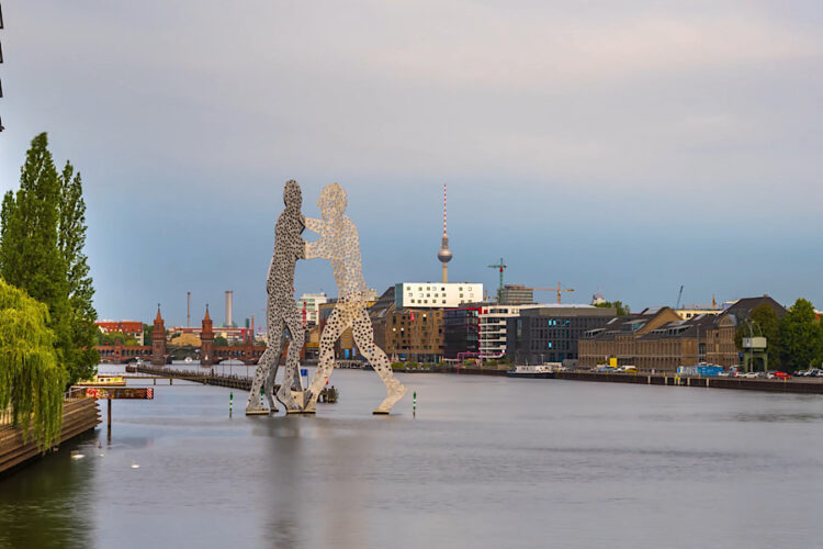 В марте снимает ограничения еще одна европейская страна