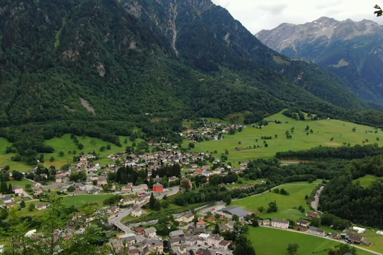 Туристам разрешили планировать поездки в Швейцарию