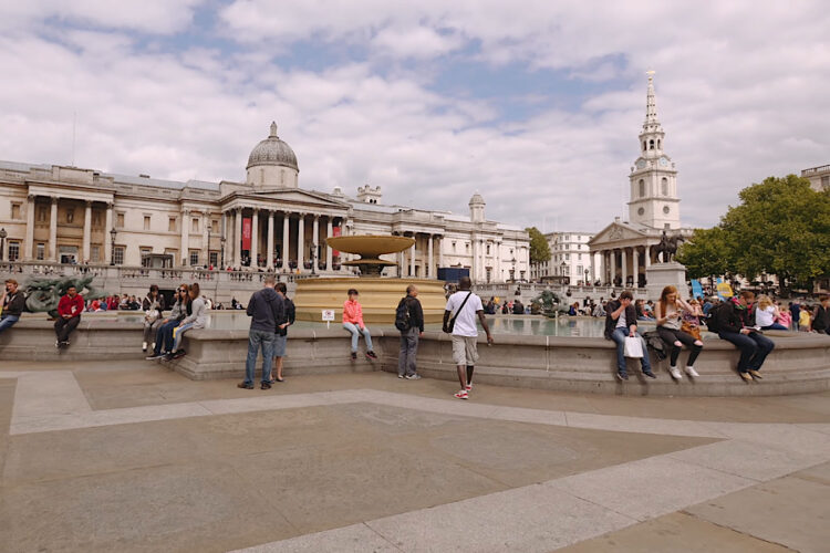 Великобритания отменяет карантин для ковид-позитивных
