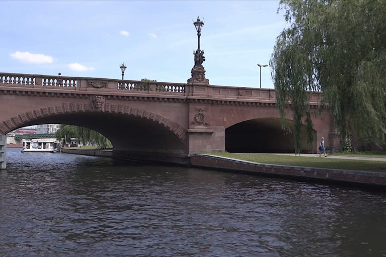 Снятие ограничений при росте больных ковидом укрепляется с каждым днем