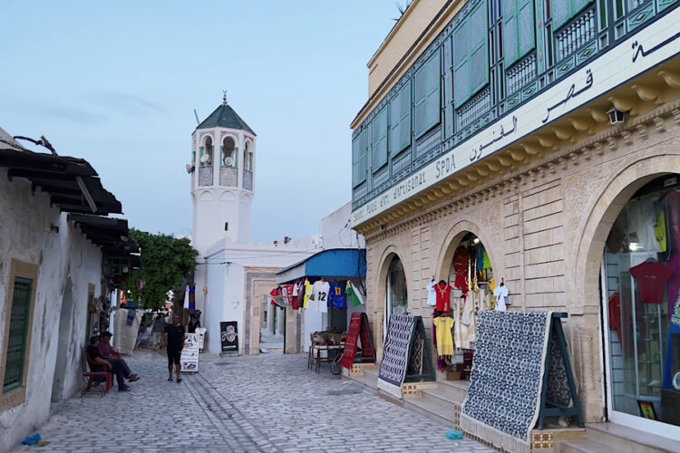 Что по Тунису: какие правила изменила страна