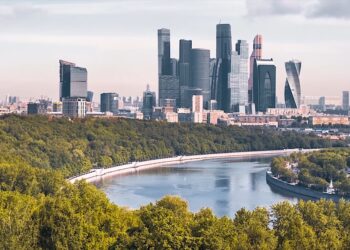 Иностранцам объяснили, на каких условиях они могут приезжать в Россию