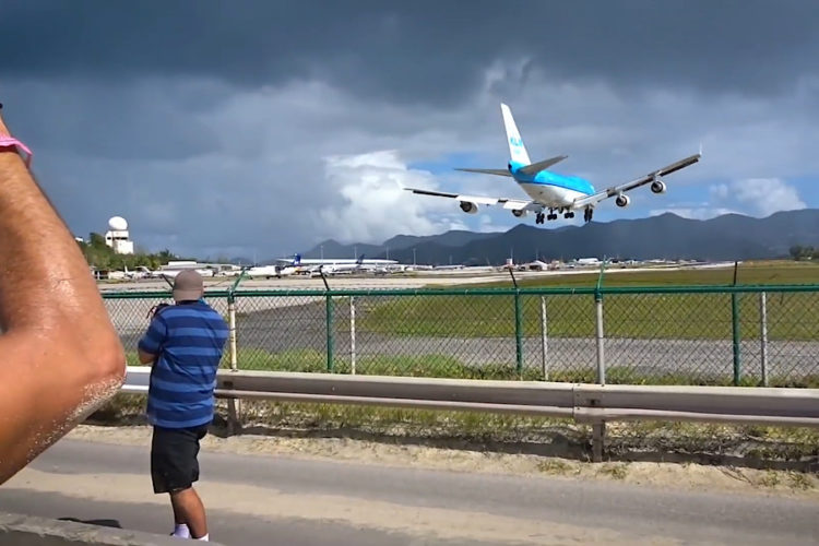 В США отменили тысячи авиарейсов из-за надвигающейся проблемы