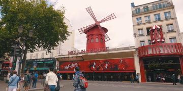 Франция отказывается от некоторых COVID-ограничений