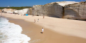 Португалия взяла пример со своих соседей и собирается отменить ПЦР-тесты