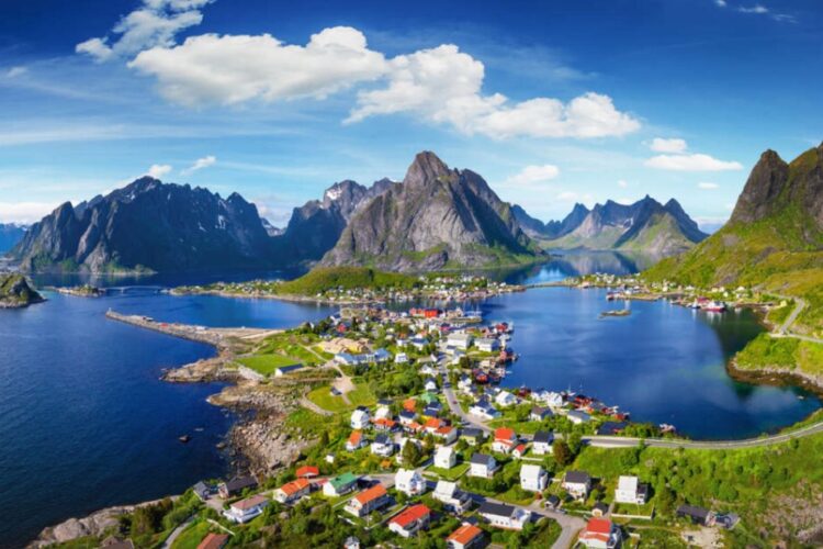 новость 17-02-2022 Скандинавские страны упрощают условия въезда туристов