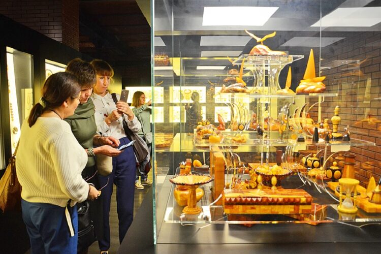 новость 12-02-2022 Калининградский Янтарный комбинат обновил рекорд посещаемости