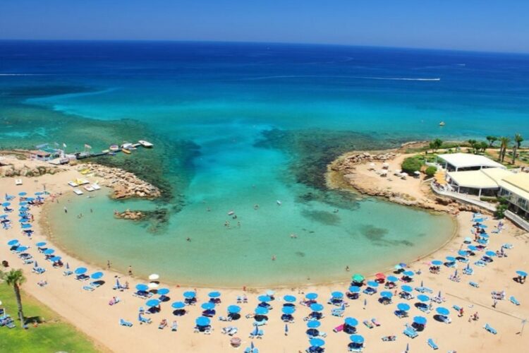 новость 03-03-2022 Для россиян закрылось небо Кипра. Турецкие отельеры в предвкушении потирают руки