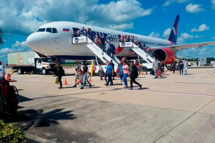 новость 01-03-2022 Туристические операторы начали отменять рейсы в открытые страны