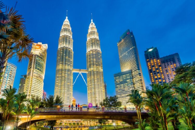 новость 14-03-2022 С 1 апреля для иностранных туристов откроется Малайзия