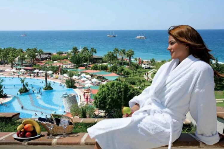 новость 18-03-2022 Как относятся к российским туристам в Турции?