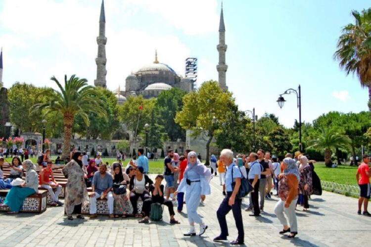 новость 21-03-2022 Туризм Турции встревожен падением спроса на британском туррынке