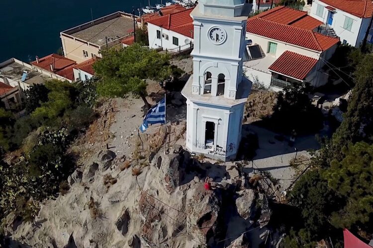 Посольство России в Греции предупредило россиян об опасности