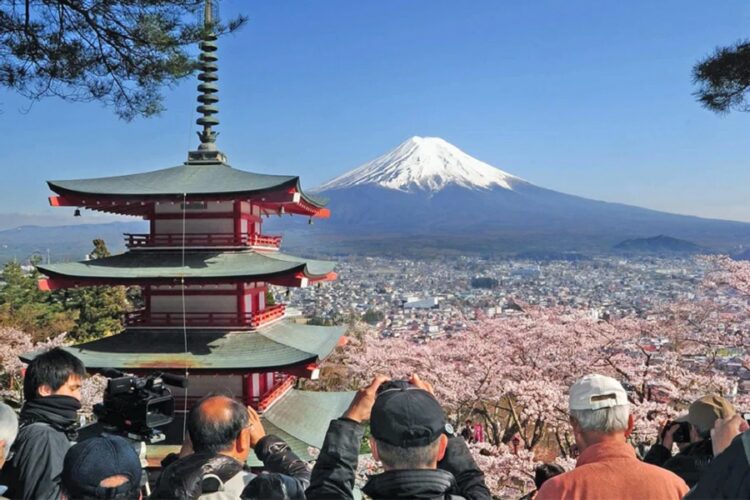 новость 12-04-2022 Страна Восходящего солнца открылась для граждан 106 государств