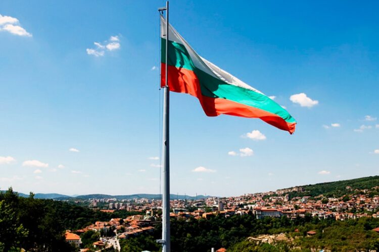 новость 01-05-2022 Болгария отменила вакцинные паспорта и тесты