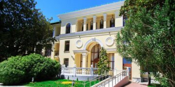 новость 31-05-2022 Популярные отели и санатории Сочи встают на "стоп"