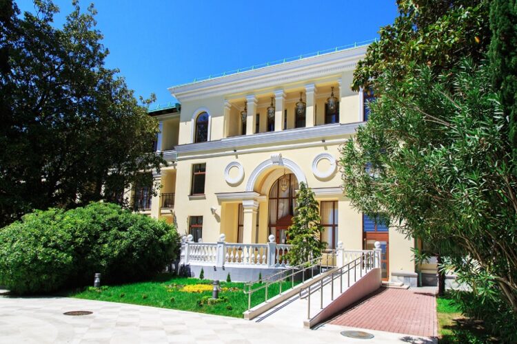 новость 31-05-2022 Популярные отели и санатории Сочи встают на "стоп"