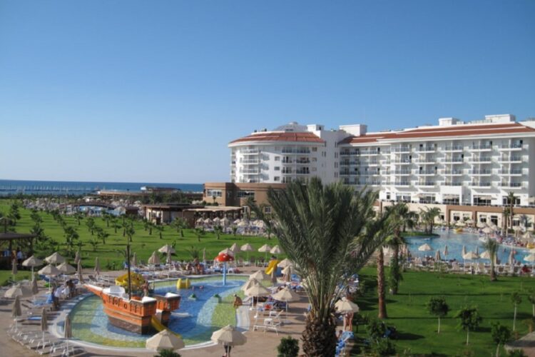 новость 27-05-2022 Турцию наводнили туристы с низкой покупательной способностью