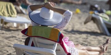 новость 21-06-2022 Российский турпоток в Турцию в мае снизился на 62,4%