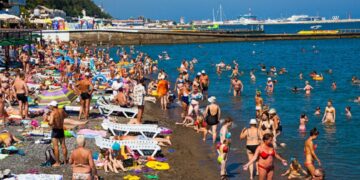 новость 08-06-2022 Туристические операторы озвучили самые популярные направления на День России