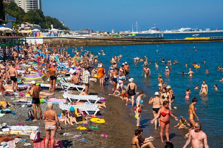 новость 08-06-2022 Туристические операторы озвучили самые популярные направления на День России