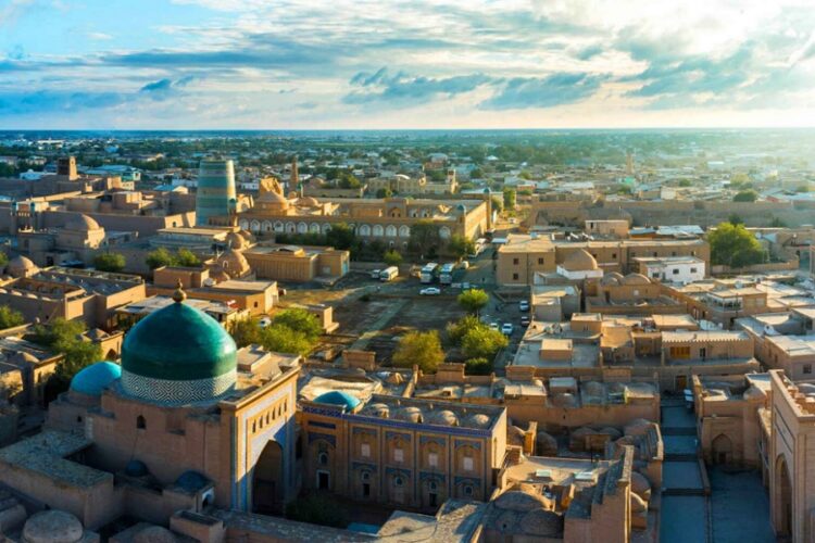 новость 10-06-2022 Казахстан и Узбекистан упростили ковидные требования