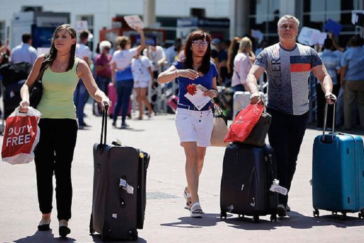 новость 15-06-2022 Аэропорт Антальи в прошедшие выходные принял 115 000 туристов